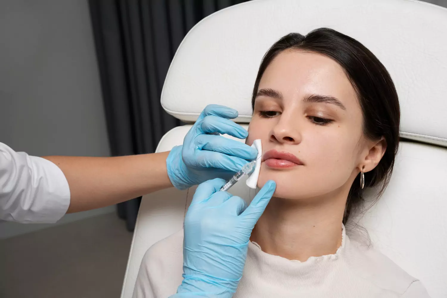 Combining Botox and Dermal Fillers for the Perfect Anti-Aging Solution